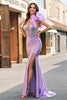 Laden Sie das Bild in den Galerie-Viewer, Fuchsia Meerjungfrau Eine Schulter Perlenstickerei Langes Satin Ballkleid mit Schlitz