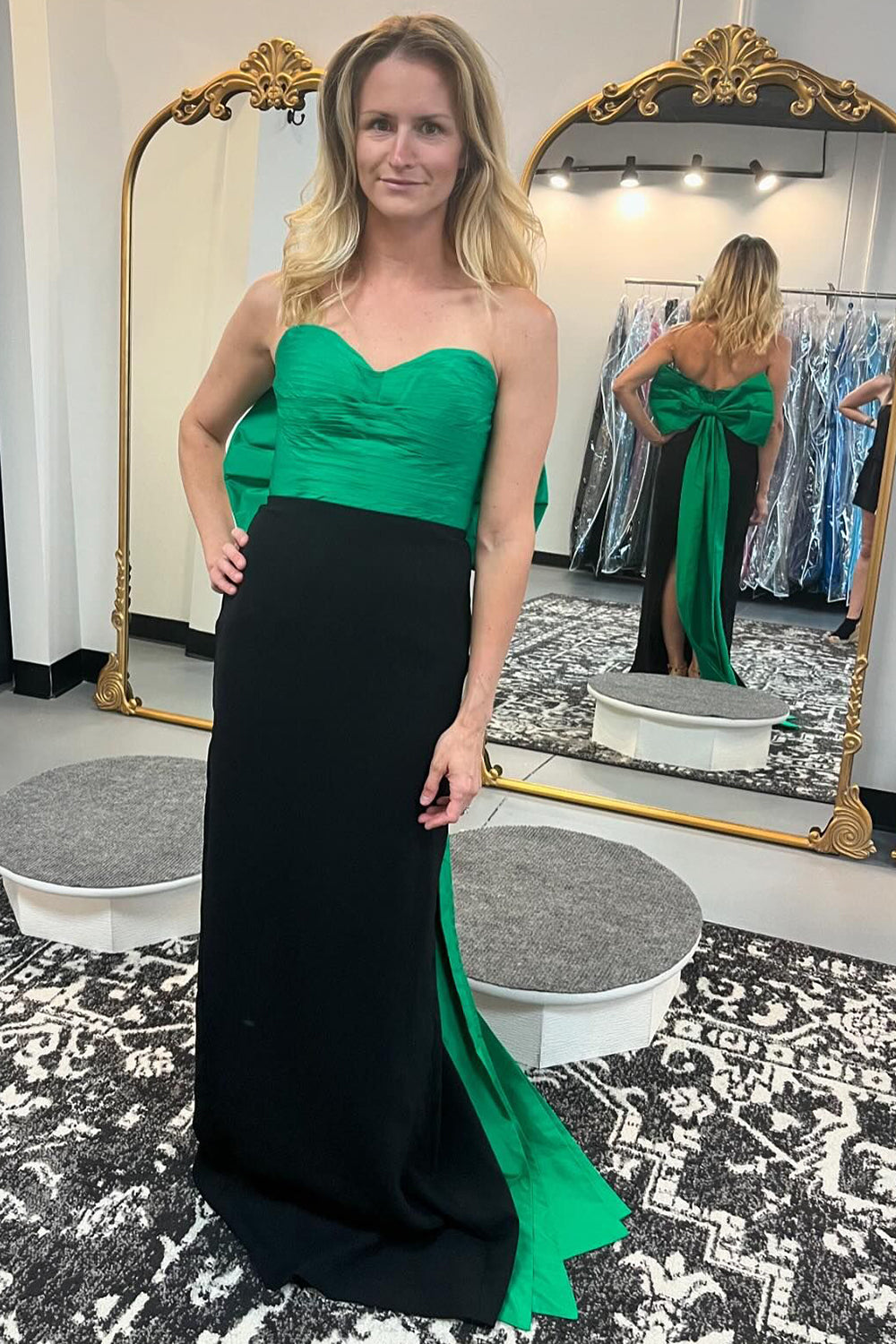Schwarz Grün Trägerlos Langes Abendkleid mit Schleife