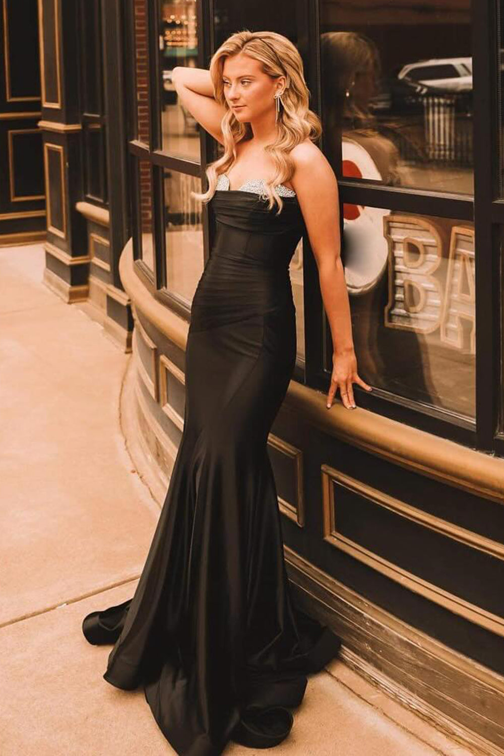 Glitzer Schwarz Trägerlos Langes Abendkleid mit Perlen