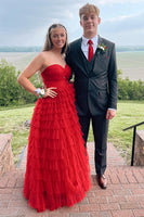 Laden Sie das Bild in den Galerie-Viewer, Rote Herzausschnitt Tüll Gestaffelt Langes Abendkleid