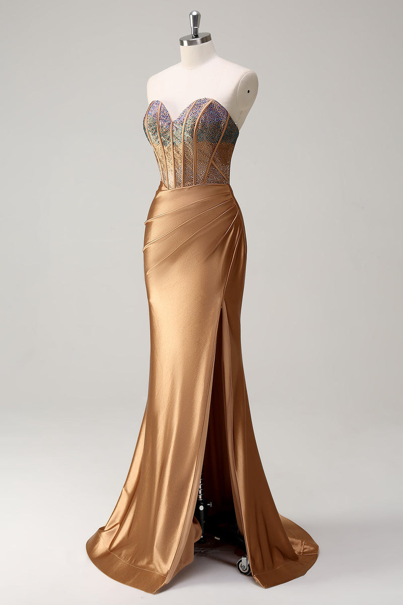Laden Sie das Bild in den Galerie-Viewer, Braun Herzhals Perlen Meerjungfrau Satin Langes Ballkleid mit Schlitz