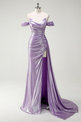 Schulterfreies schulterfreies Flieder-Ballkleid mit Rüschen und Schlitz