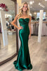 Laden Sie das Bild in den Galerie-Viewer, Herzhals Dunkelgrünes Stretch Satin Etui Ballkleid