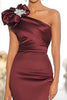 Laden Sie das Bild in den Galerie-Viewer, Glitzer Bordeauxrotes Satin Etui Eine Schulter Langes Formelles Kleid