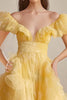 Laden Sie das Bild in den Galerie-Viewer, Gelbes Schulterfreies Ball Langes Formelles Kleid mit Stufen