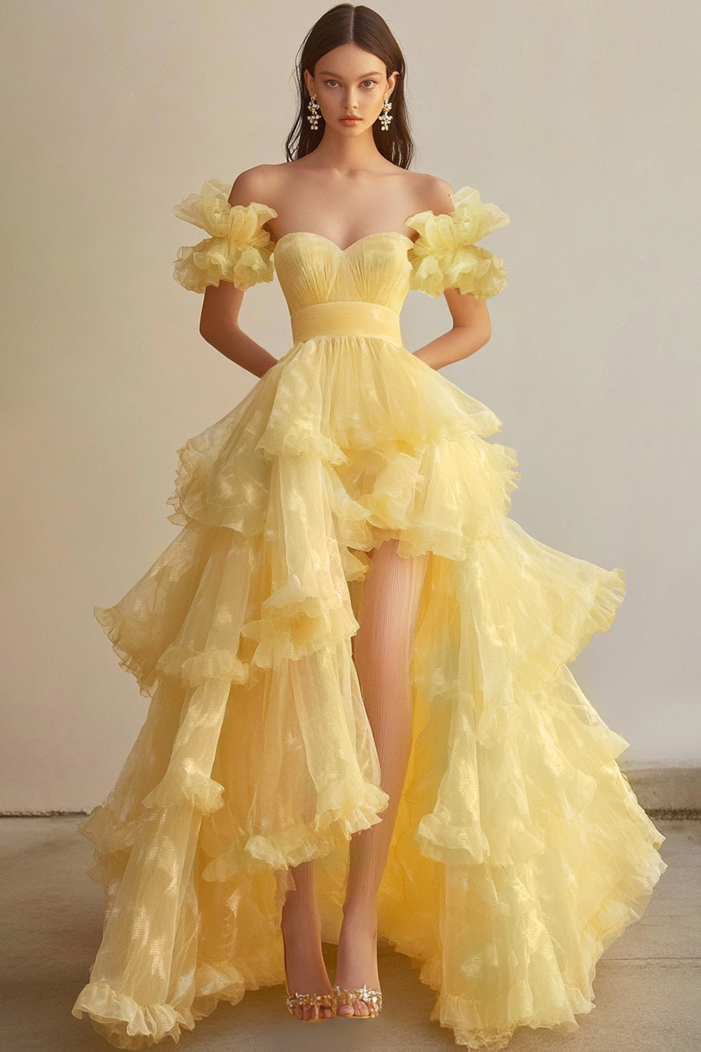 Herzhals Gelbes Hoch-Tief Gestuftes Langes Formelles Kleid