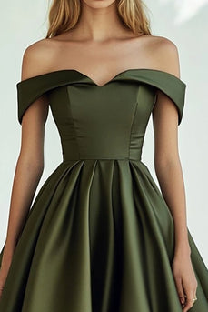 Olivgrünes Schulterfreies Satin Langes Formelles Kleid