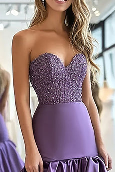 Perlen Pflaumen Satin A Linie Trägerloses Ballkleid mit Rüschen