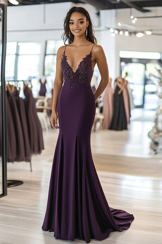 Dunkellila Etui V-Ausschnitt Ballkleid mit Spitze