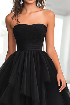 Schwarze Tüll Gestaffelt Trägerloses Bodenlanges Ballkleid