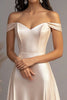 Laden Sie das Bild in den Galerie-Viewer, Elegantes Champagner Schulterfreies Bodenlanges Abendkleid