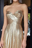 Laden Sie das Bild in den Galerie-Viewer, Trägerloses A Linie Metallic Gold Langes Ballkleid