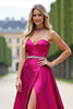 Laden Sie das Bild in den Galerie-Viewer, Glitzer Fuchsia A Linien Schulterfrei Satin Langes Abendkleid mit Schlitz