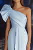 Laden Sie das Bild in den Galerie-Viewer, Himmelblau Rüschen Satin Sheath Eine Schulter Formelle Kleid mit Bow