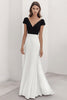 Laden Sie das Bild in den Galerie-Viewer, Schwarz und Weiß Sheath V Ausschnitt Satin Lange Formelle Kleid mit Ärmel