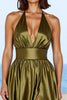 Laden Sie das Bild in den Galerie-Viewer, Olivgrün A Linie Neckholder Satin Rückenfreie Lange Formelle Kleid mit Schlitz