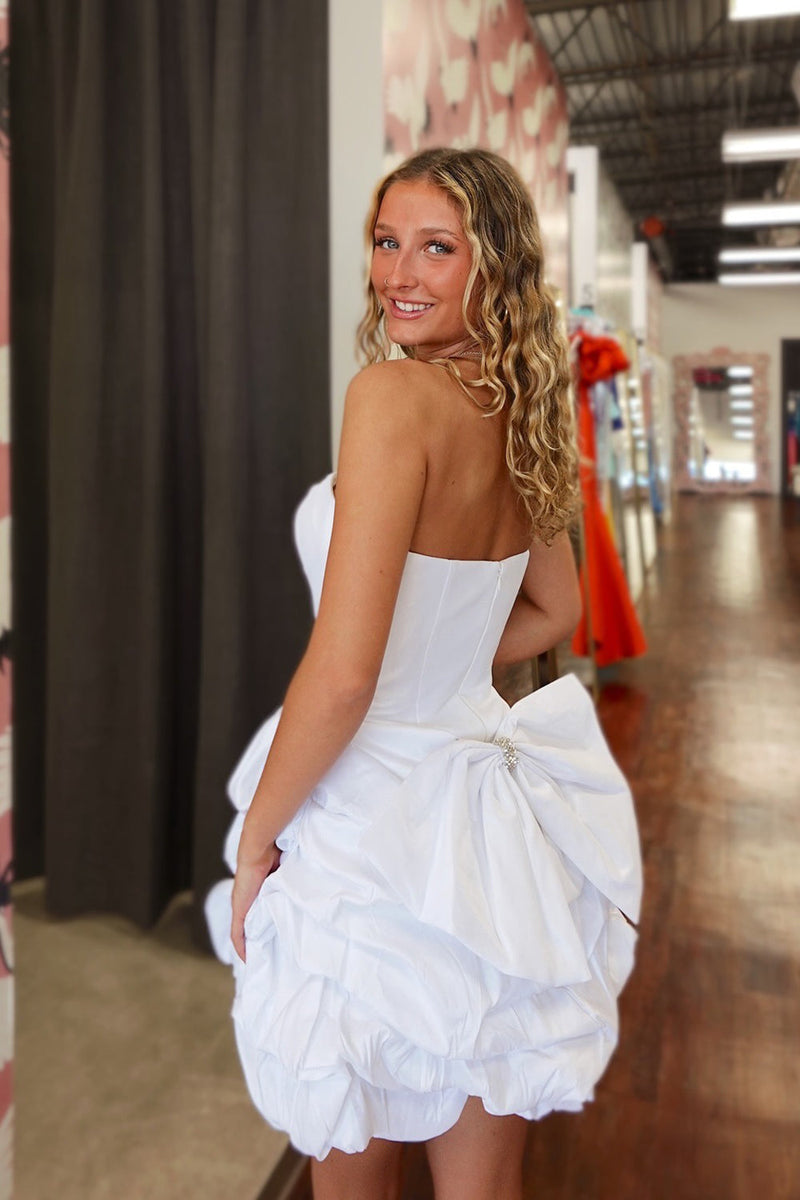 Laden Sie das Bild in den Galerie-Viewer, Weiß A Linie Gestufte Trägerlos Kurze Party Kleid mit Schleife