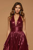 Laden Sie das Bild in den Galerie-Viewer, Glitzernd Burgunderrot Metallic Neckholder Lang Ballkleid mit Schlitz