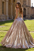 Laden Sie das Bild in den Galerie-Viewer, Golden Metallic V-Ausschnitt A-Linie Lang Ballkleid mit Schlitz