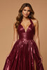 Laden Sie das Bild in den Galerie-Viewer, Metallic Burgunderrot Neckholder A-Linie Lang Ballkleid mit Schlitz