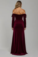 Laden Sie das Bild in den Galerie-Viewer, Burgunderrot Sheath Samt Schulterfreie Lang Feiertags Party Kleid mit Schlitz
