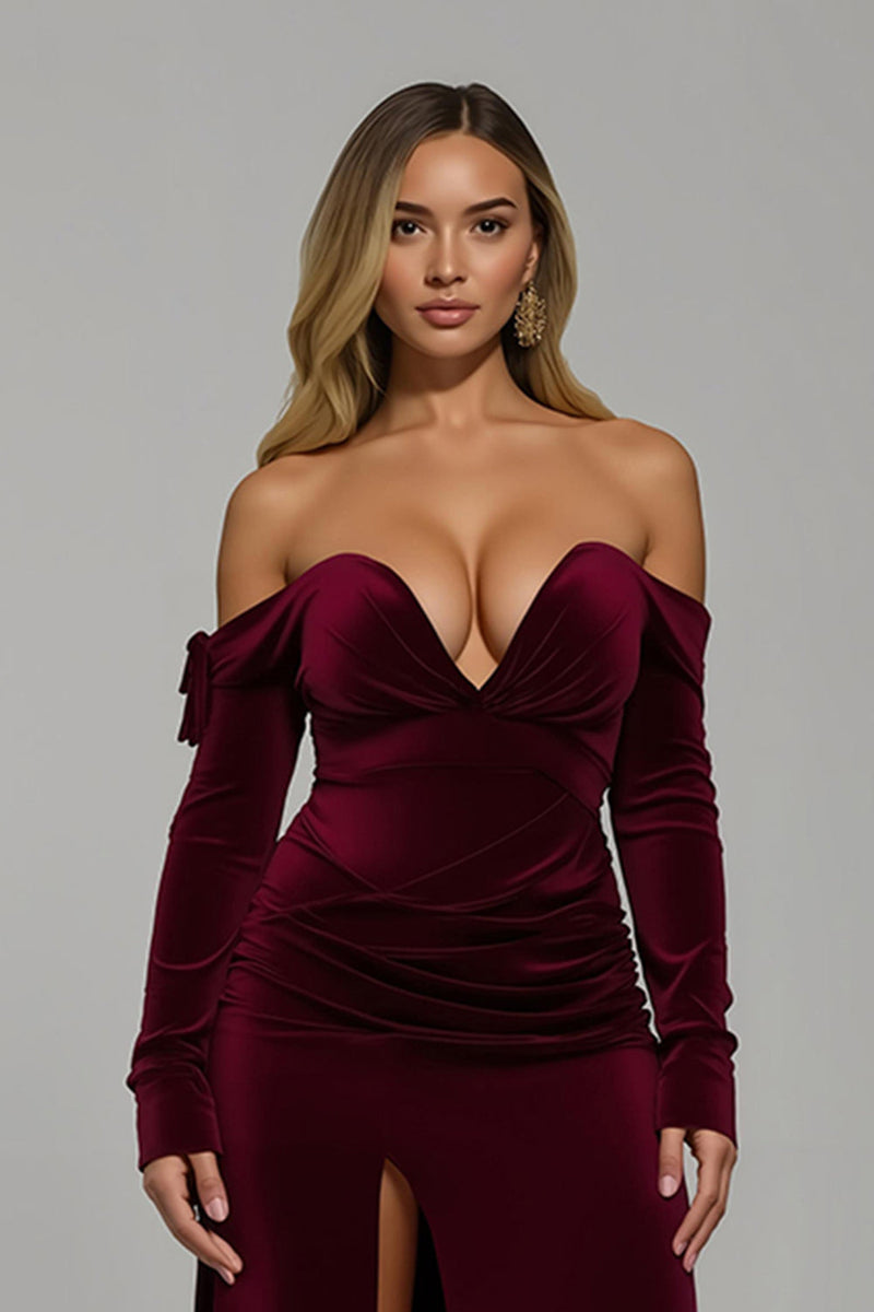 Laden Sie das Bild in den Galerie-Viewer, Burgunderrot Sheath Samt Schulterfreie Lang Feiertags Party Kleid mit Schlitz