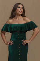 Laden Sie das Bild in den Galerie-Viewer, Dunkelgrün Sheath Schulterfreie Knöpfe Lang Feiertags Party Kleid mit Rüschen
