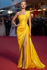 Laden Sie das Bild in den Galerie-Viewer, Gelb Eine Schulter Lange Ballkleid mit Schlitz