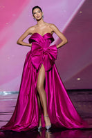 Laden Sie das Bild in den Galerie-Viewer, Fuchsia Trägerlos A Linie Lange Ballkleid mit Bogen