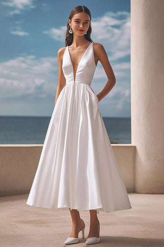 Einfaches Elfenbein Satin Tiefer V-Ausschnitt Maxi Standesamtkleid