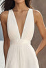 Laden Sie das Bild in den Galerie-Viewer, Elfenbein Chiffon Tiefer V-Ausschnitt Beach Maxi Brautkleid