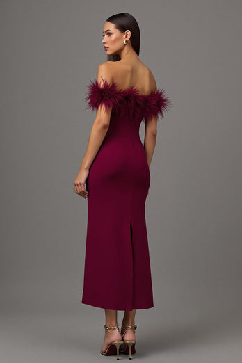 Burgunderrot Schulterfreie Sheath Lange Formelle Kleid mit Federn