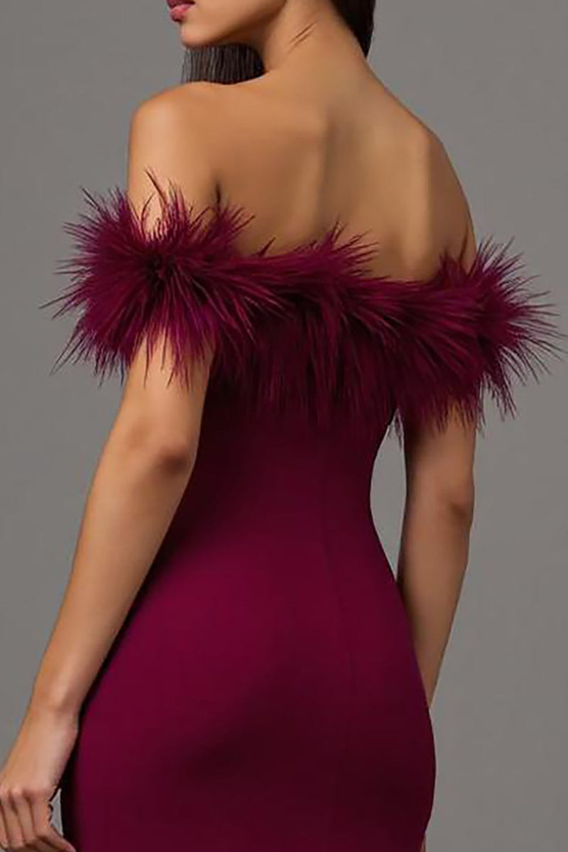 Laden Sie das Bild in den Galerie-Viewer, Burgunderrot Schulterfreie Sheath Lange Formelle Kleid mit Federn