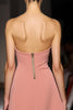 Laden Sie das Bild in den Galerie-Viewer, Rosa Trägerlos Gerafft Lang Abendkleid mit Schlitz