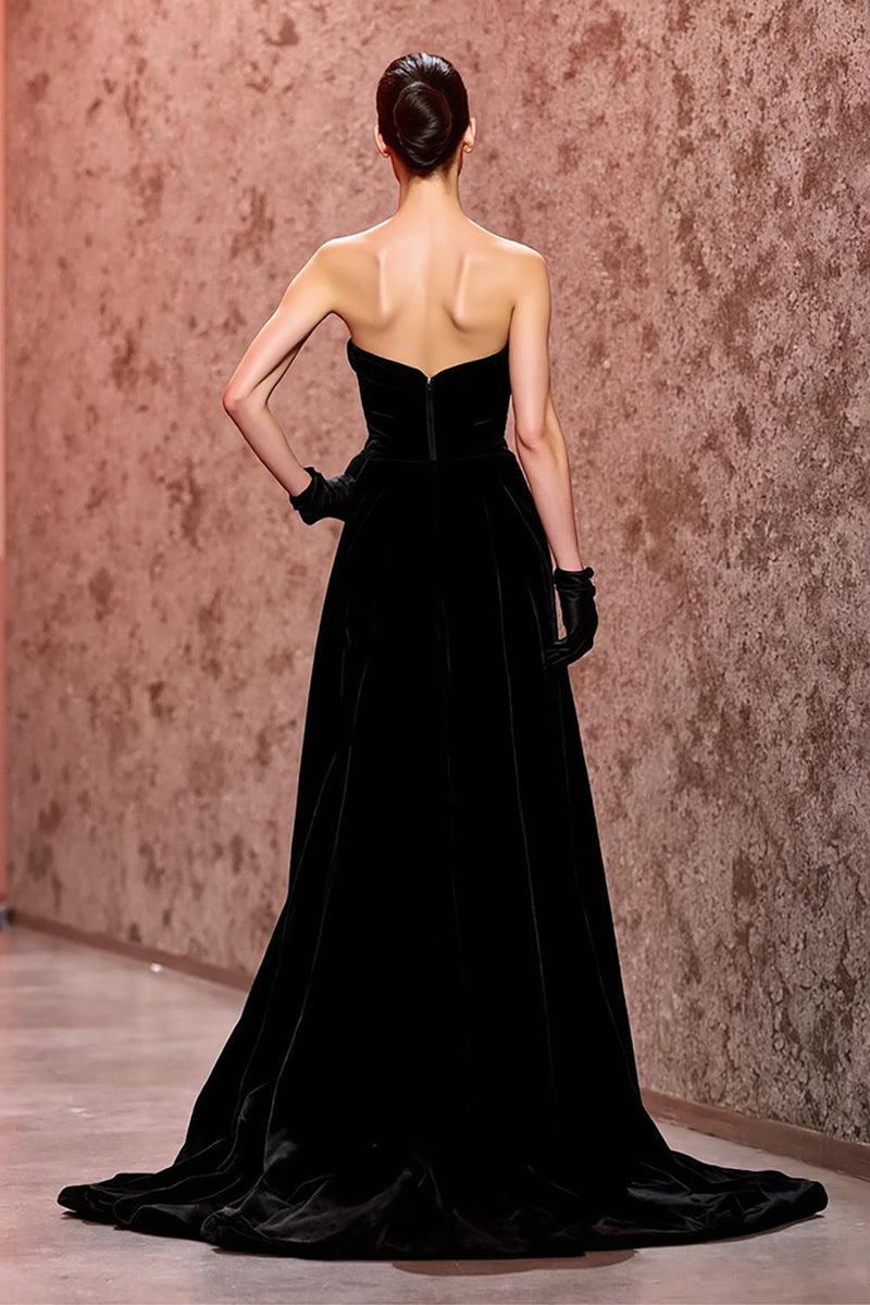 Laden Sie das Bild in den Galerie-Viewer, Einfach Schwarz Trägerlos Samt Lang Abendkleid mit Schlitz