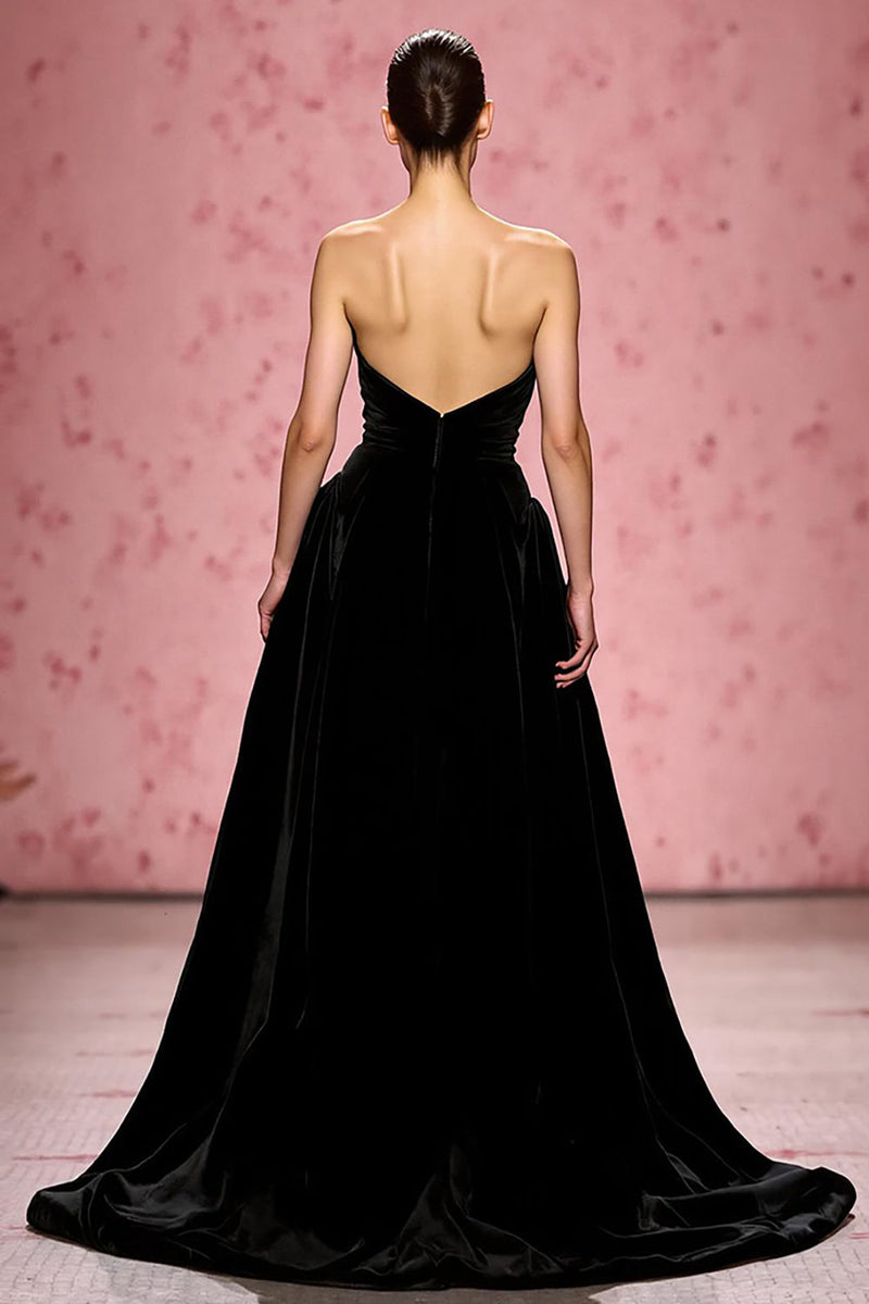 Laden Sie das Bild in den Galerie-Viewer, Einfach Schwarz Samt Trägerlos A Linie Lang Abendkleid mit Schlitz