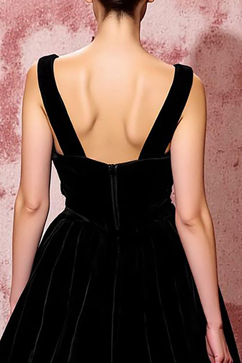 Laden Sie das Bild in den Galerie-Viewer, Einfach Schwarz Samt A Linie Lang Abendkleid