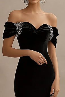 Schwarz Schulterfreie Satin Lange Abendkleid mit Schlitz