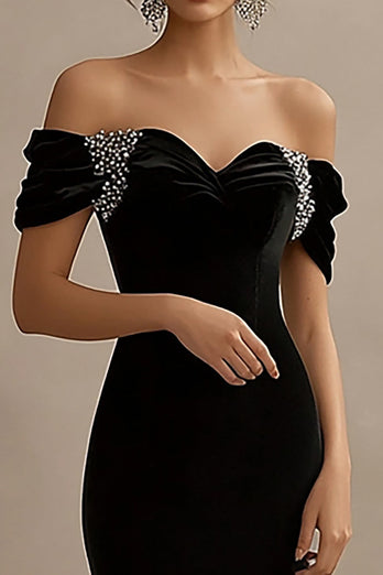 Schwarz Schulterfreie Satin Lange Abendkleid mit Schlitz