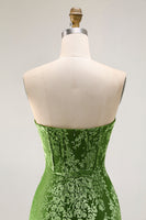 Laden Sie das Bild in den Galerie-Viewer, Pfauengrün Corsage Ohne Träger Langes Samt Festliches Kleid mit Schlitz