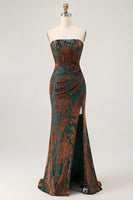 Laden Sie das Bild in den Galerie-Viewer, Leely Women Peacock Green Corset Long Velvet Bridesmaid Dress with Slit Sheath Strapless Wedding Guest Dress
