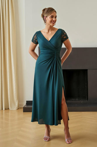 Tannengrün Rüschen V Ausschnitt langes Brautmutterkleid mit Schlitz