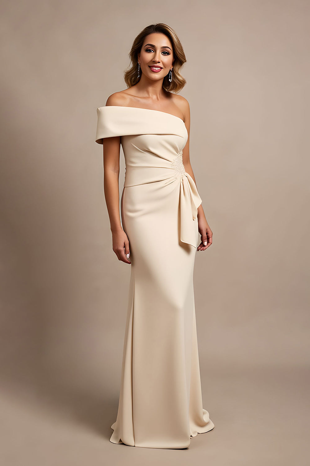 Aprikose Satin Meerjungfrau Rüschenlanges Brautmutterkleid mit Rüschen