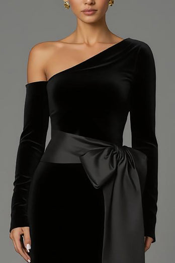Schwarz Samt Ein Schulter Langarm Abendkleid mit Schleife