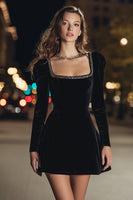 Laden Sie das Bild in den Galerie-Viewer, Glitzer Schwarz Samt Enges Square Neck Perlen Kurze Holiday Party Kleid