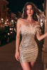 Laden Sie das Bild in den Galerie-Viewer, Glitzer Gold Paillettens Enges Kurze Cocktail Kleid mit Federn