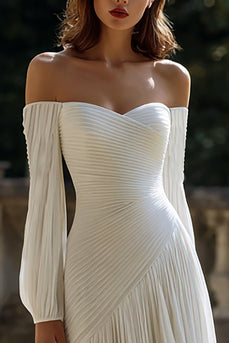 Elfenbein Chiffon Schulterfreie Plissee Kurze Schleppe Brautkleid mit Ärmeln
