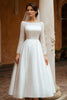 Laden Sie das Bild in den Galerie-Viewer, Elfenbein Satin Boot Ausschnitt A Line Brautkleid mit Spitze