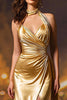 Laden Sie das Bild in den Galerie-Viewer, Gold Neckholder Satin Meerjungfrau Geraffte Maxi Formelle Kleid mit Schlitz