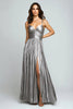 Laden Sie das Bild in den Galerie-Viewer, Silber Metallic Plissee Spaghettiträger Maxi Formelle Kleid mit Schlitz